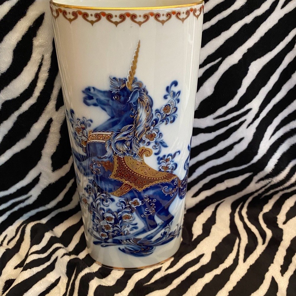 KAISER W. GERMANY PORCELAIN VASE